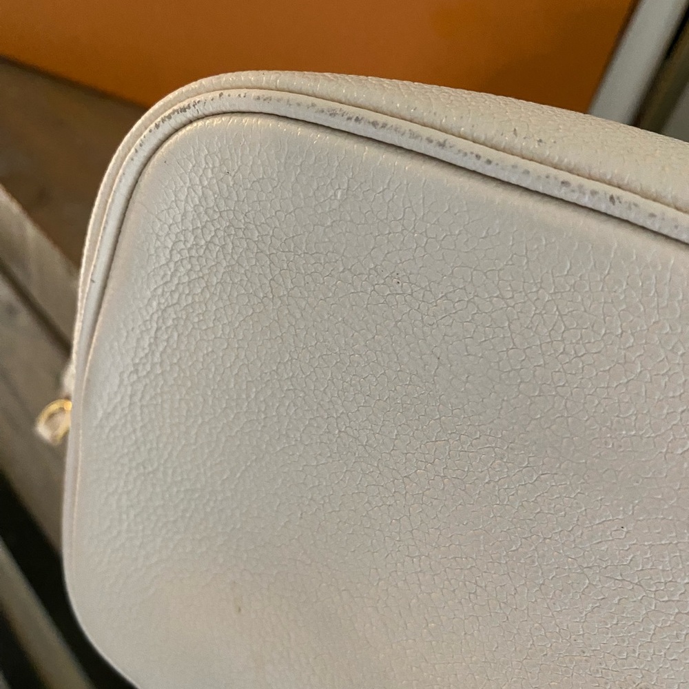 *Limited Edition* Louis Vuitton Neverfull MM
M21579 - Picture 8 of 17